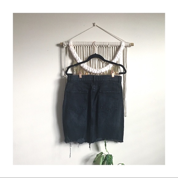 Zara Distressed Black Denim Midi Skirt - Picture 4 of 4